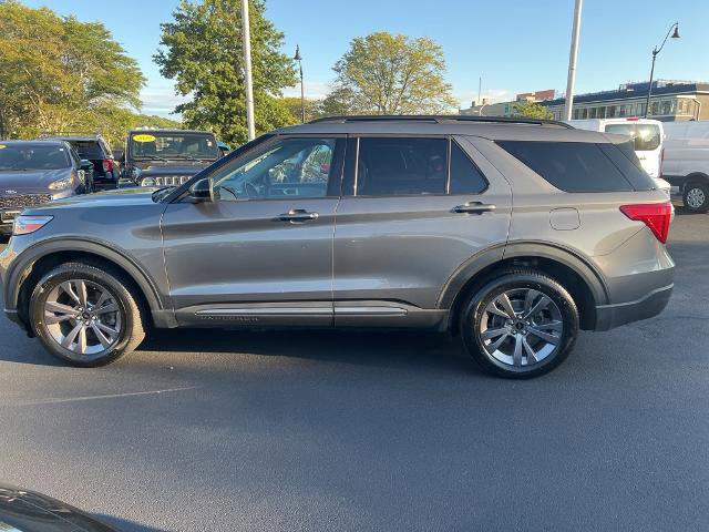 Certified 2022 Ford Explorer XLT w/ Equipment Group 202A image 2