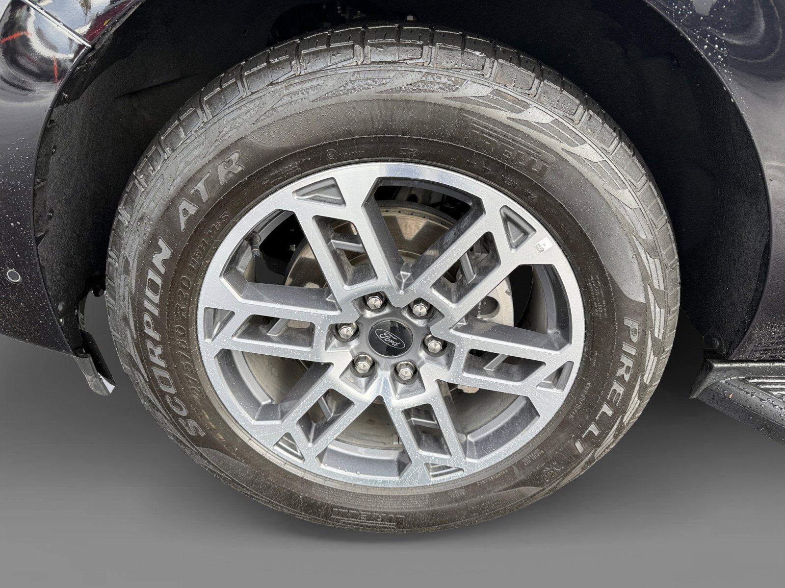 Certified 2025 Ford Expedition Active AWD/4WD image 9
