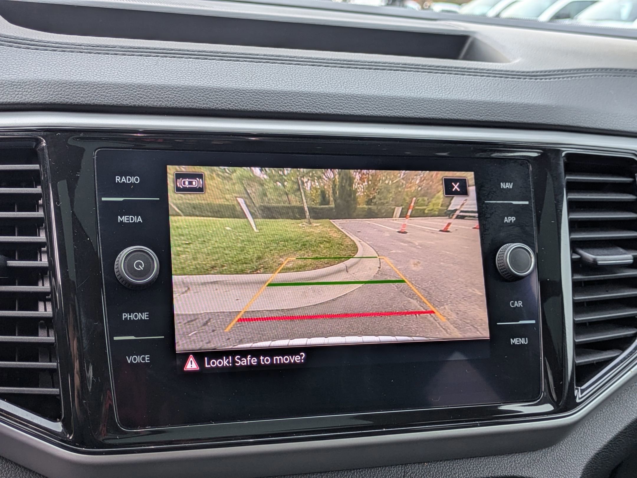 Used 2021 Volkswagen Atlas SEL Premium image 22