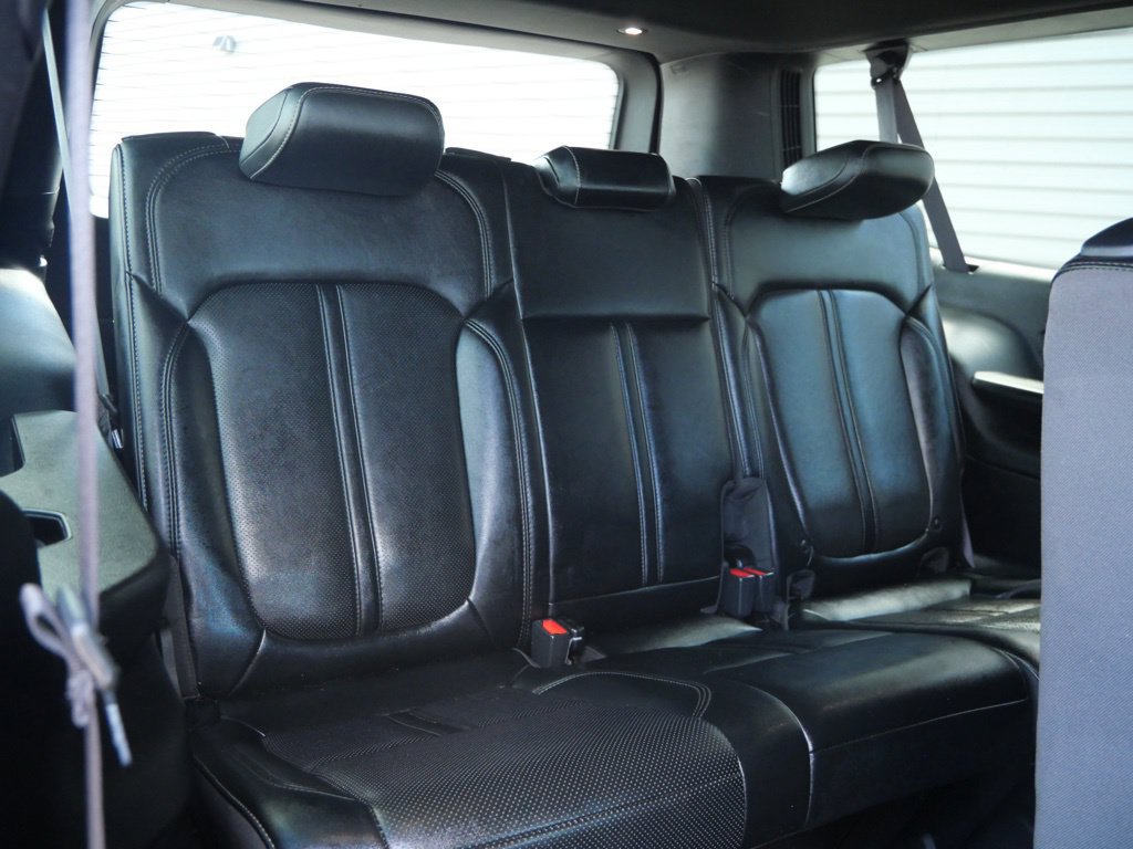 Used 2024 Jeep Wagoneer L Series III w/ Flexible Seating Group AWD/4WD image 15