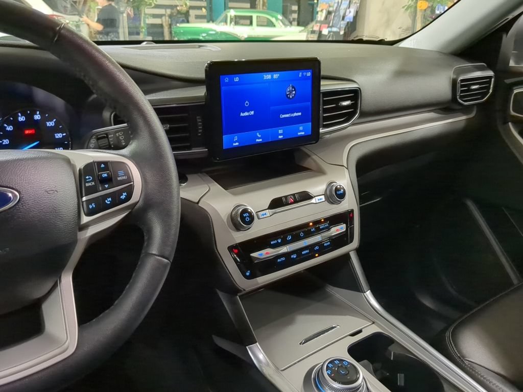 Certified 2023 Ford Explorer XLT w/ Equipment Group 202A AWD/4WD image 14