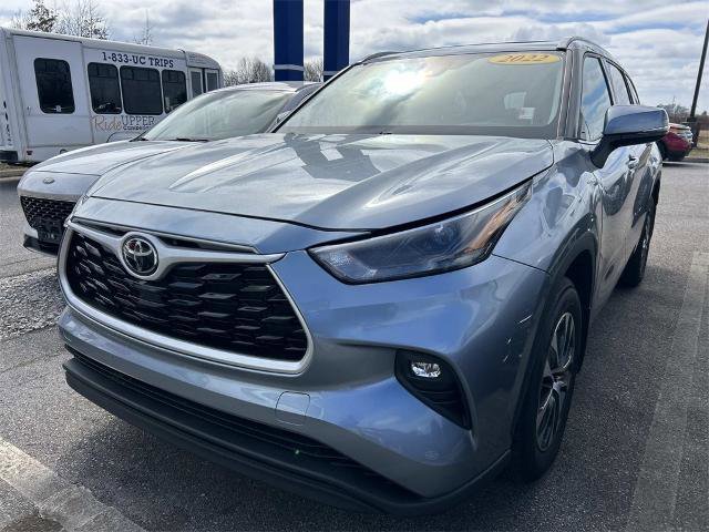 Used 2022 Toyota Highlander XLE image 5