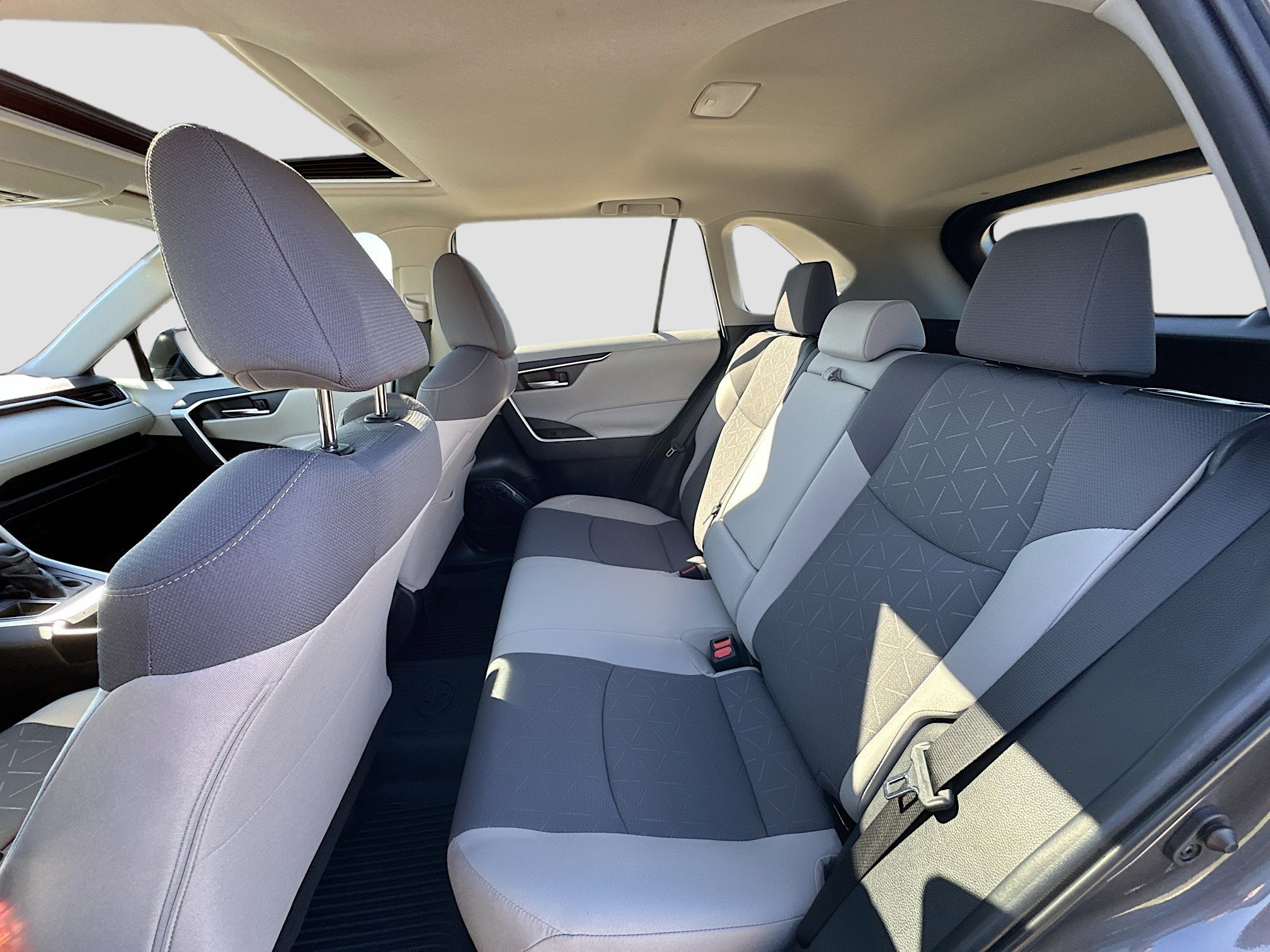 Used 2023 Toyota RAV4 XLE w/ Convenience Package image 23