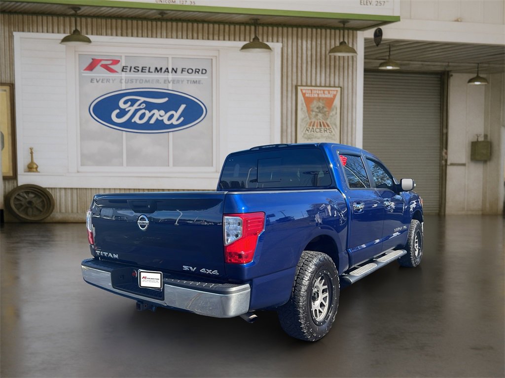 Used 2019 Nissan Titan SV image 20