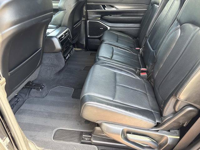 Used 2023 Jeep Wagoneer L Series II AWD/4WD image 17