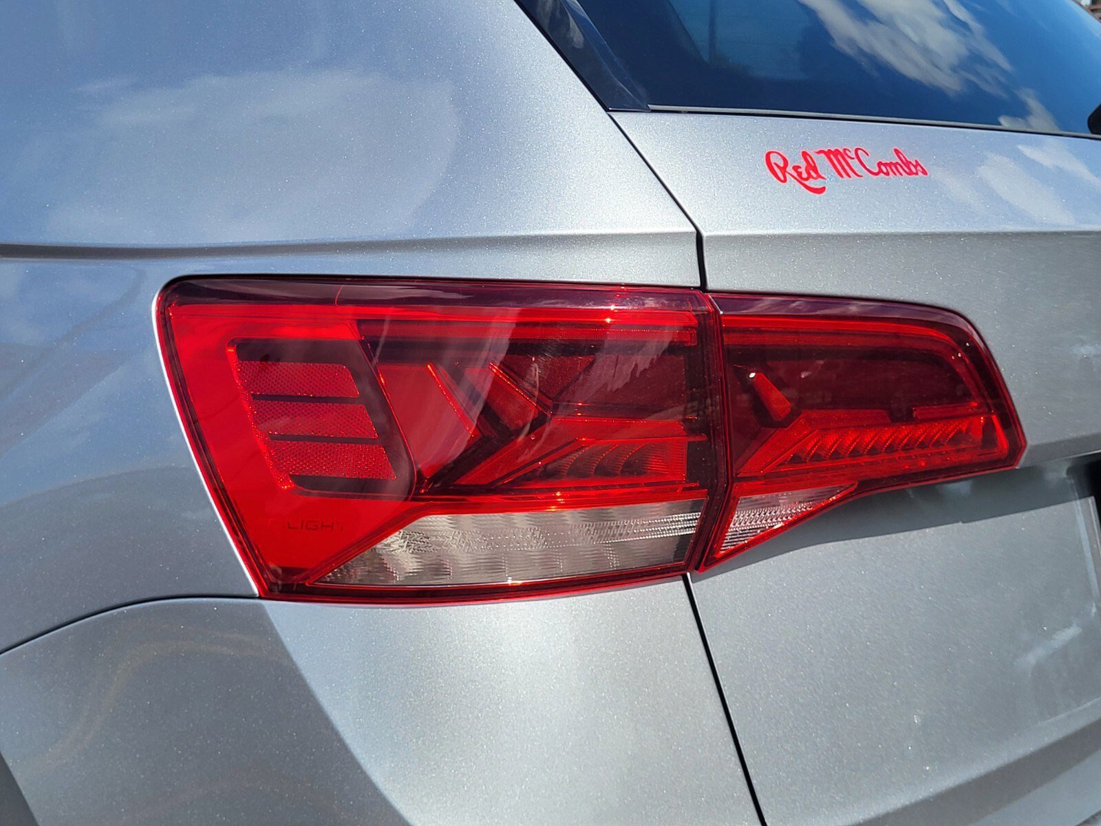 Used 2024 Volkswagen Taos SE FWD image 10