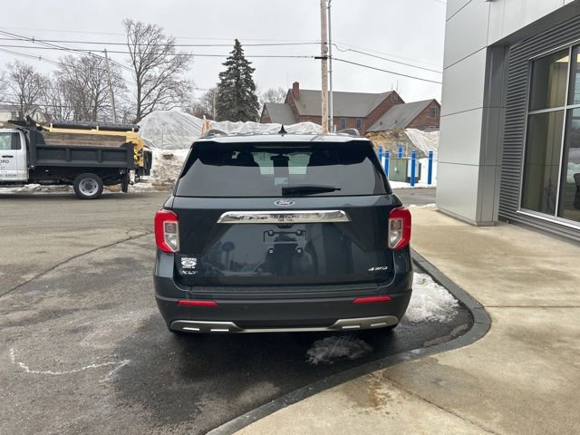 Certified 2022 Ford Explorer XLT w/ Equipment Group 202A image 4