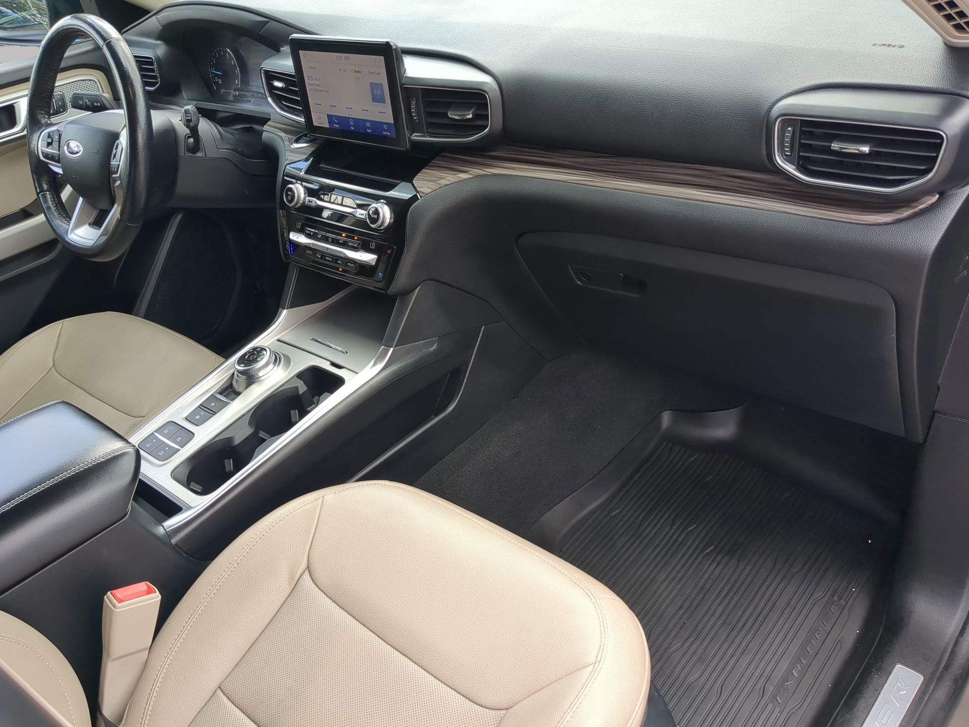 Certified 2021 Ford Explorer Limited w/ Equipment Group 301A image 41