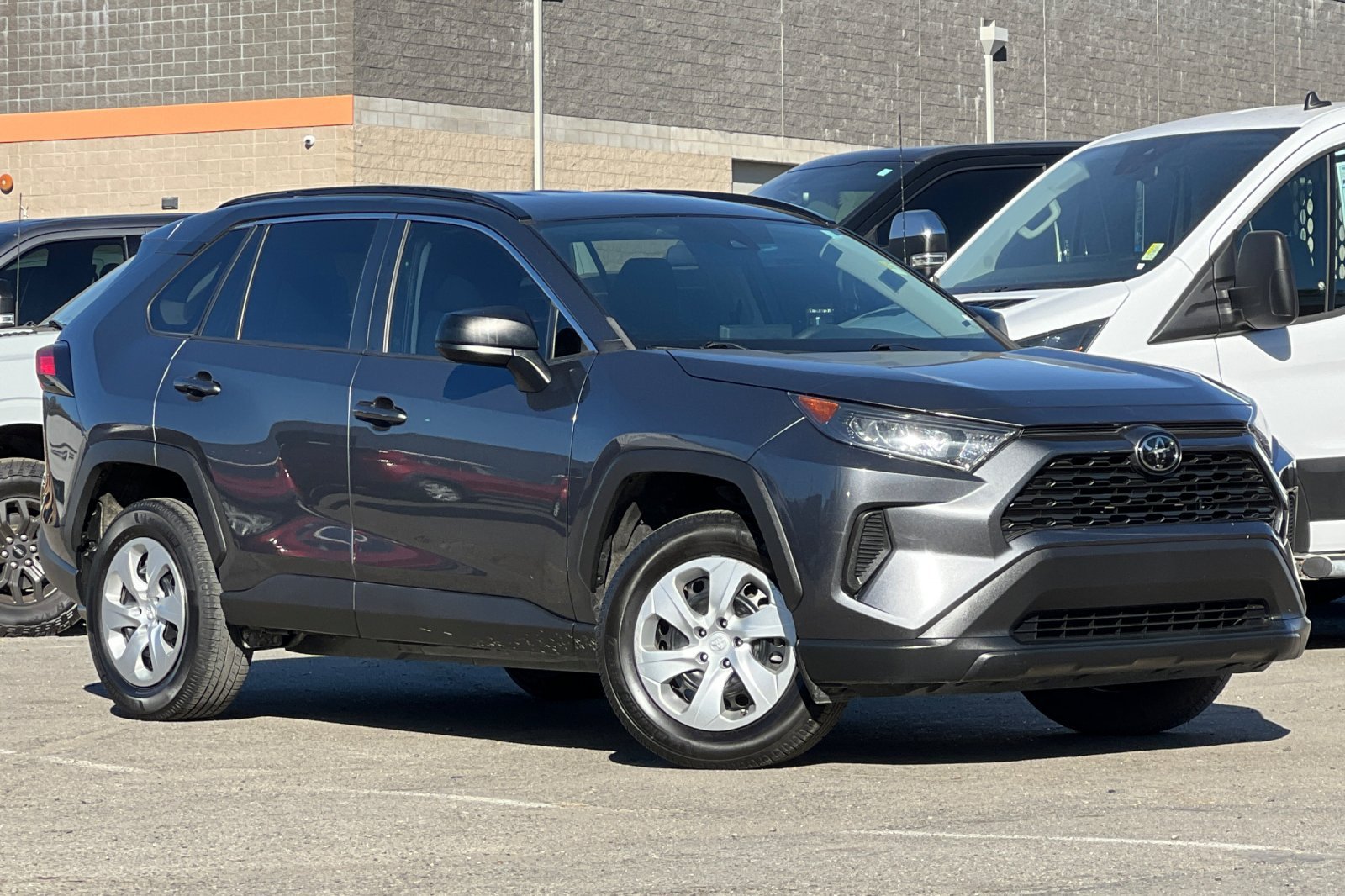 Used 2021 Toyota RAV4 LE FWD image 2