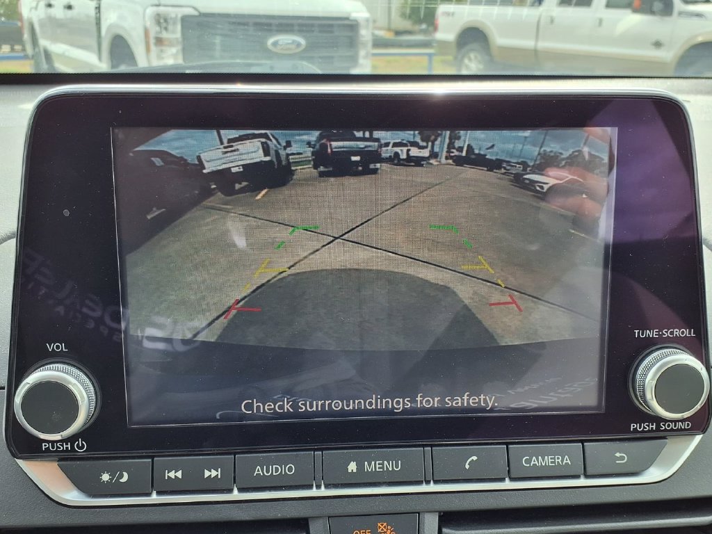 Used 2025 Nissan Altima 2.5 SV FWD image 10