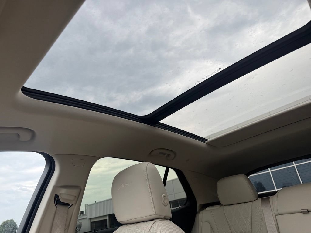 Used 2023 Buick Envision Avenir AWD/4WD image 27