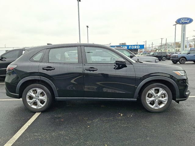 Used 2023 Honda HR-V LX image 2