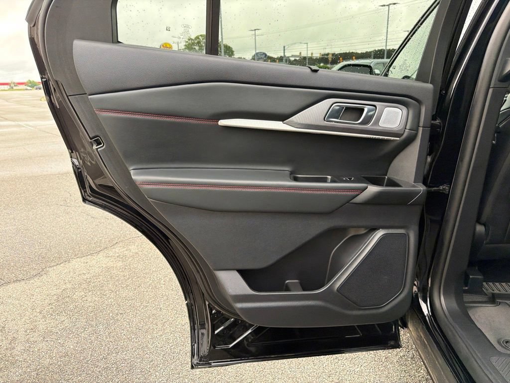 Certified 2025 Ford Explorer ST AWD/4WD image 18