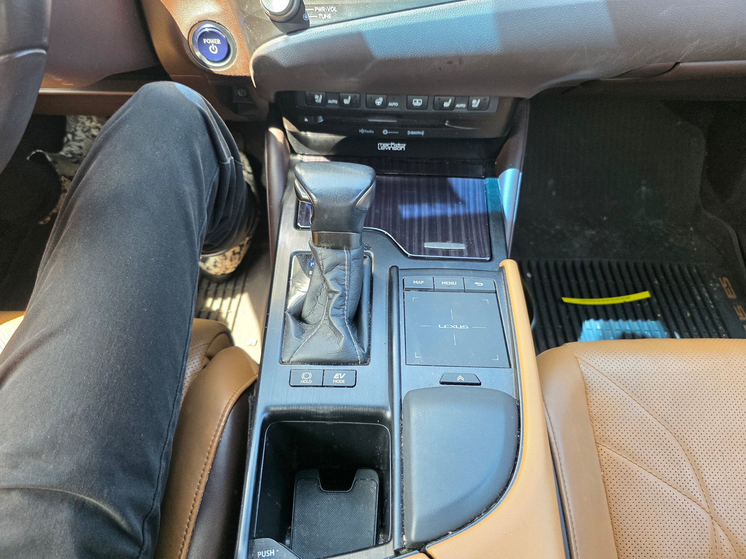 Used 2021 Lexus ES 300h w/ Accessory Package FWD image 13