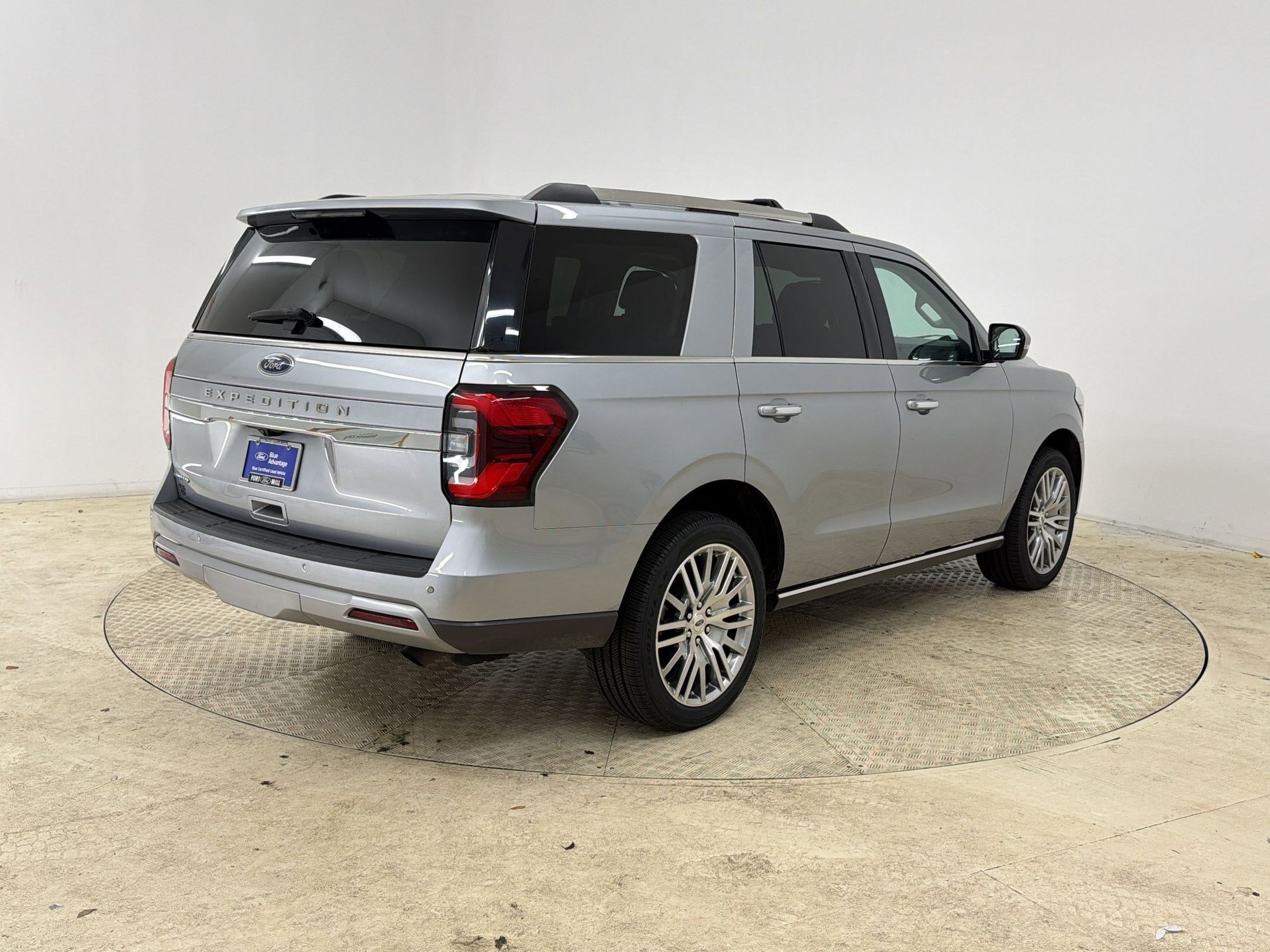 Certified 2024 Ford Expedition Limited image 9