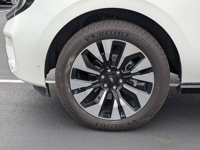 Certified 2025 Ford Expedition Platinum w/ Driver's Package AWD/4WD image 27