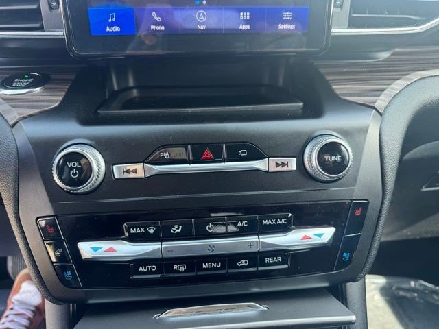 Certified 2020 Ford Explorer Limited w/ Class III Trailer Tow Package image 20