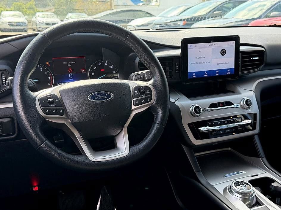 Certified 2023 Ford Explorer XLT image 29