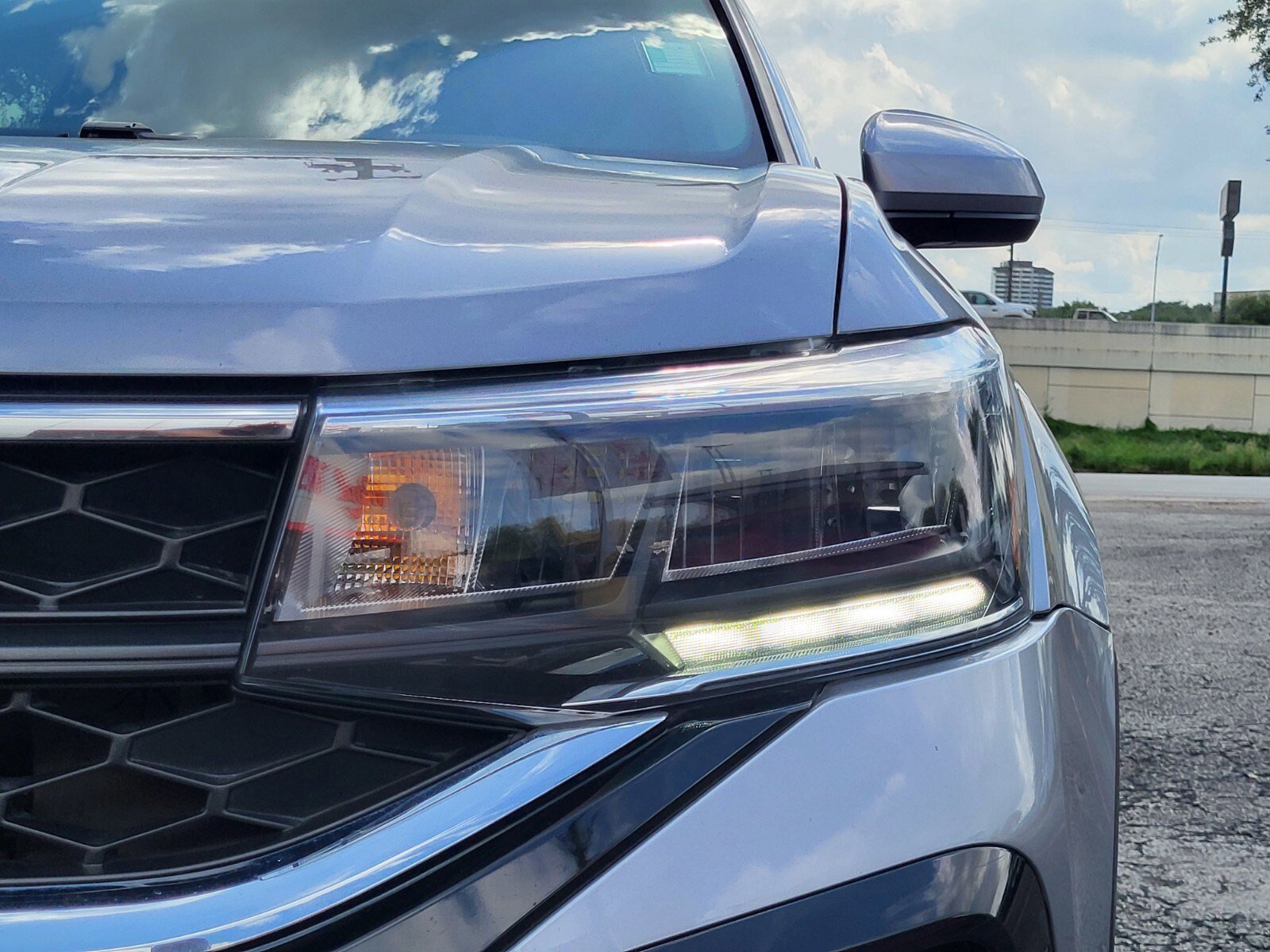 Used 2024 Volkswagen Taos SE FWD image 11