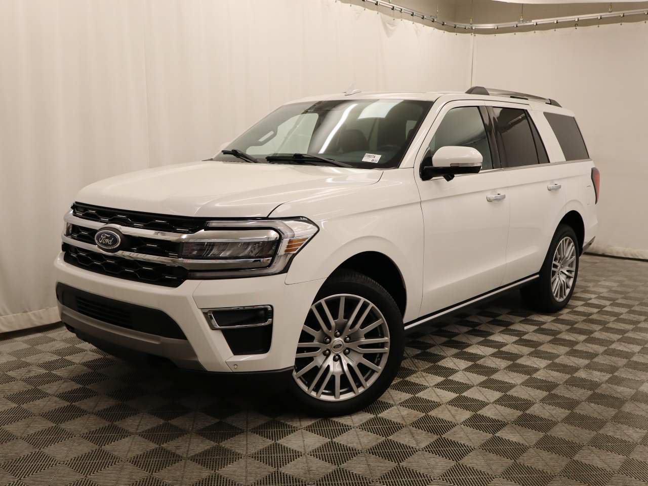 Certified 2022 Ford Expedition Limited AWD/4WD image 1