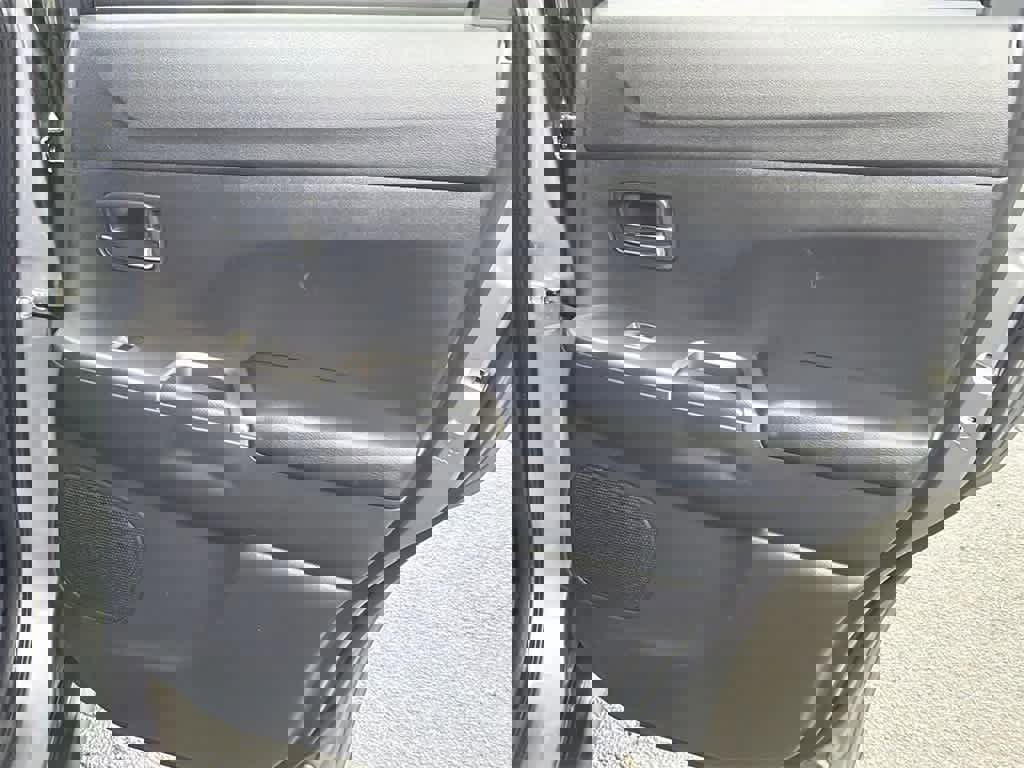 Used 2024 Mitsubishi Outlander Sport SE image 15