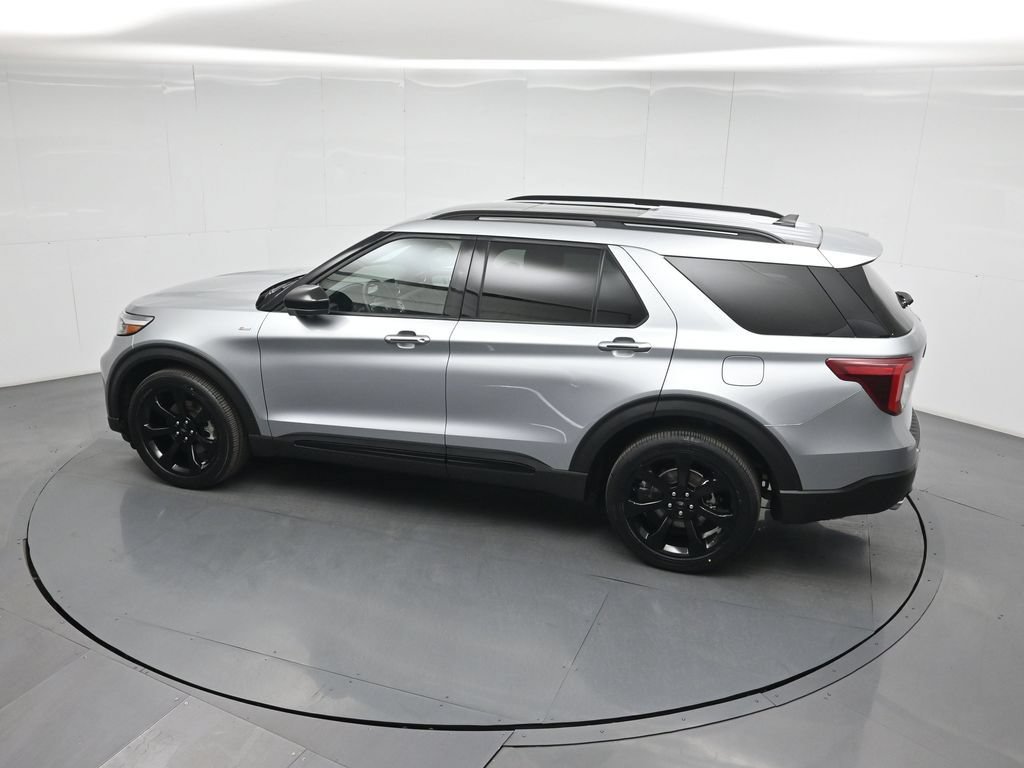 Certified 2023 Ford Explorer ST-Line w/ Class IV Trailer Tow Package RWD image 40