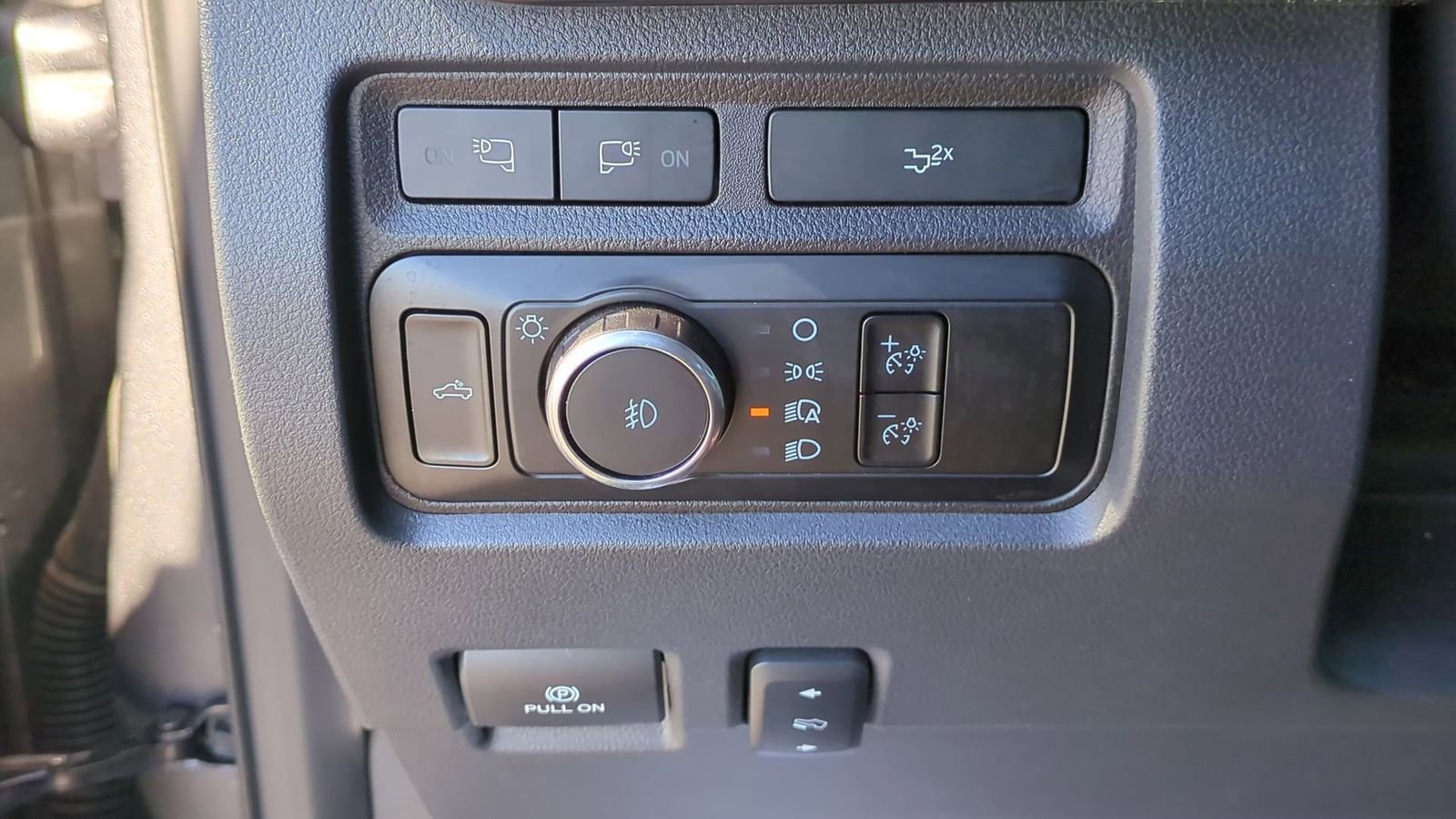 Certified 2024 Ford F250 Lariat w/ Lariat Ultimate Package image 18