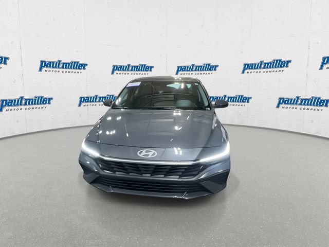 Used 2026 Hyundai Elantra SE FWD image 4