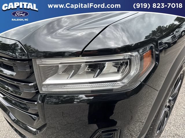 Used 2022 GMC Acadia SLE w/ Driver Convenience Package FWD image 11