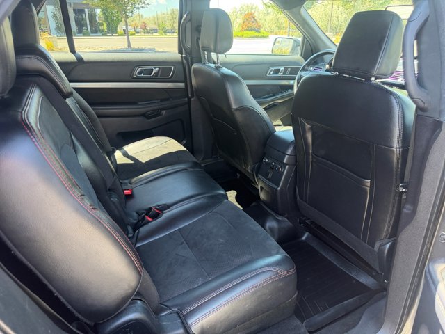Certified 2018 Ford Explorer XLT w/ Equipment Group 202A AWD/4WD image 27