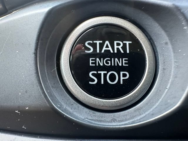Used 2024 Nissan Pathfinder S FWD image 17