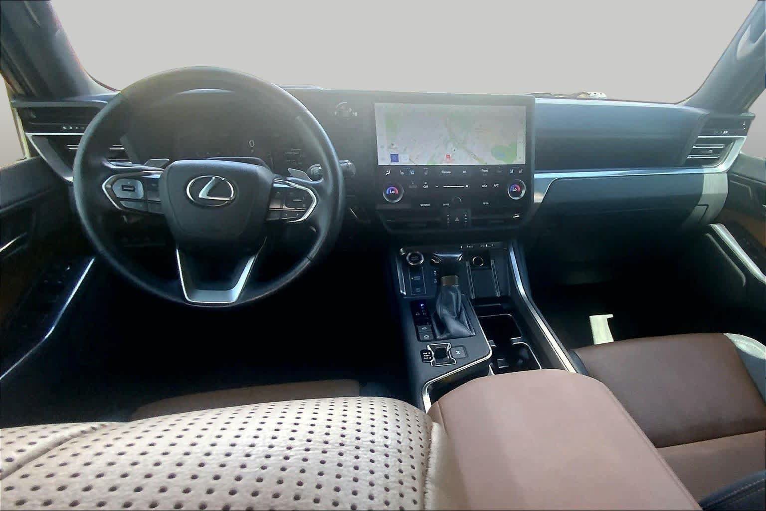 Used 2024 Lexus GX 550 w/ Accessory Package (Z1) AWD/4WD image 16