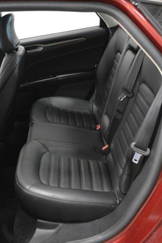 Certified 2017 Ford Fusion SE w/ Fusion SE Technology Package image 16