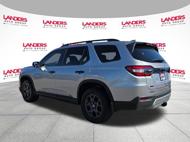 Used 2025 Honda Pilot TrailSport image 5