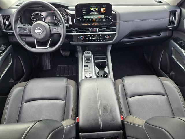 Used 2024 Nissan Pathfinder SL AWD/4WD image 14