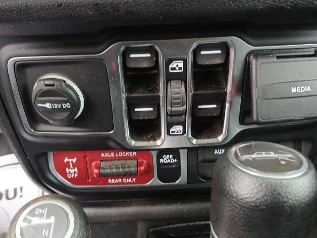 Used 2024 Jeep Gladiator Sport image 13