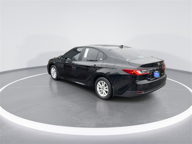 Used 2025 Toyota Camry LE image 5