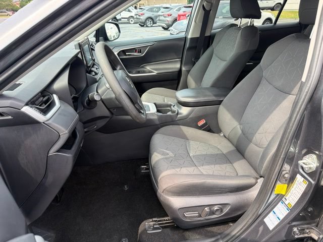 Used 2020 Toyota RAV4 XLE w/ Convenience Package AWD/4WD image 16