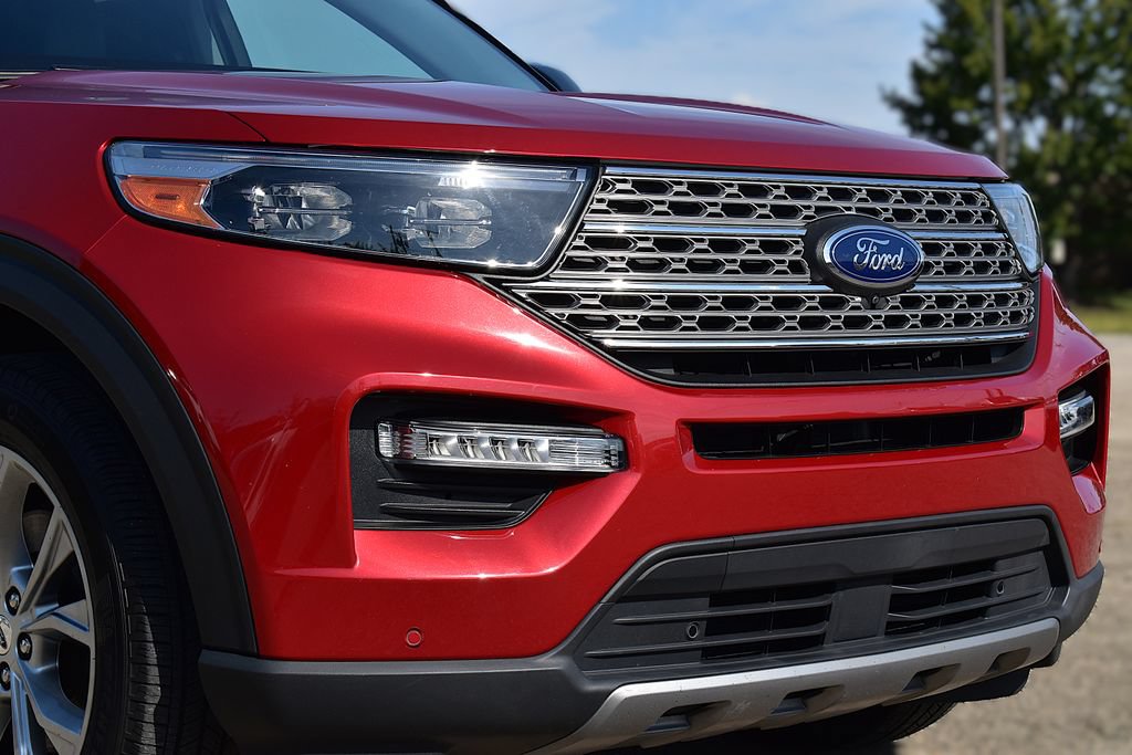 Certified 2024 Ford Explorer Limited w/ Equipment Group 301A AWD/4WD image 5