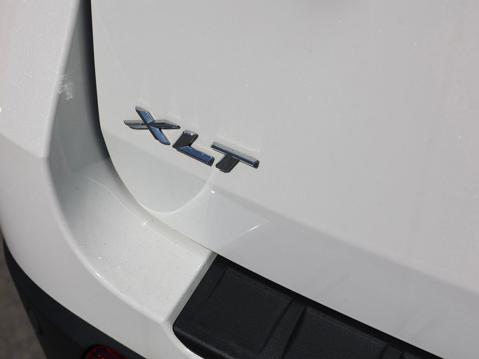 Certified 2023 Ford Explorer XLT w/ Equipment Group 202A image 9