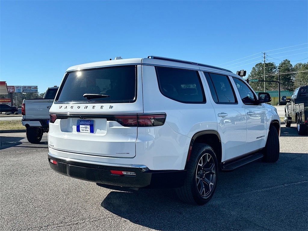 Used 2023 Jeep Wagoneer Series III w/ Preferred Equipment Group image 4