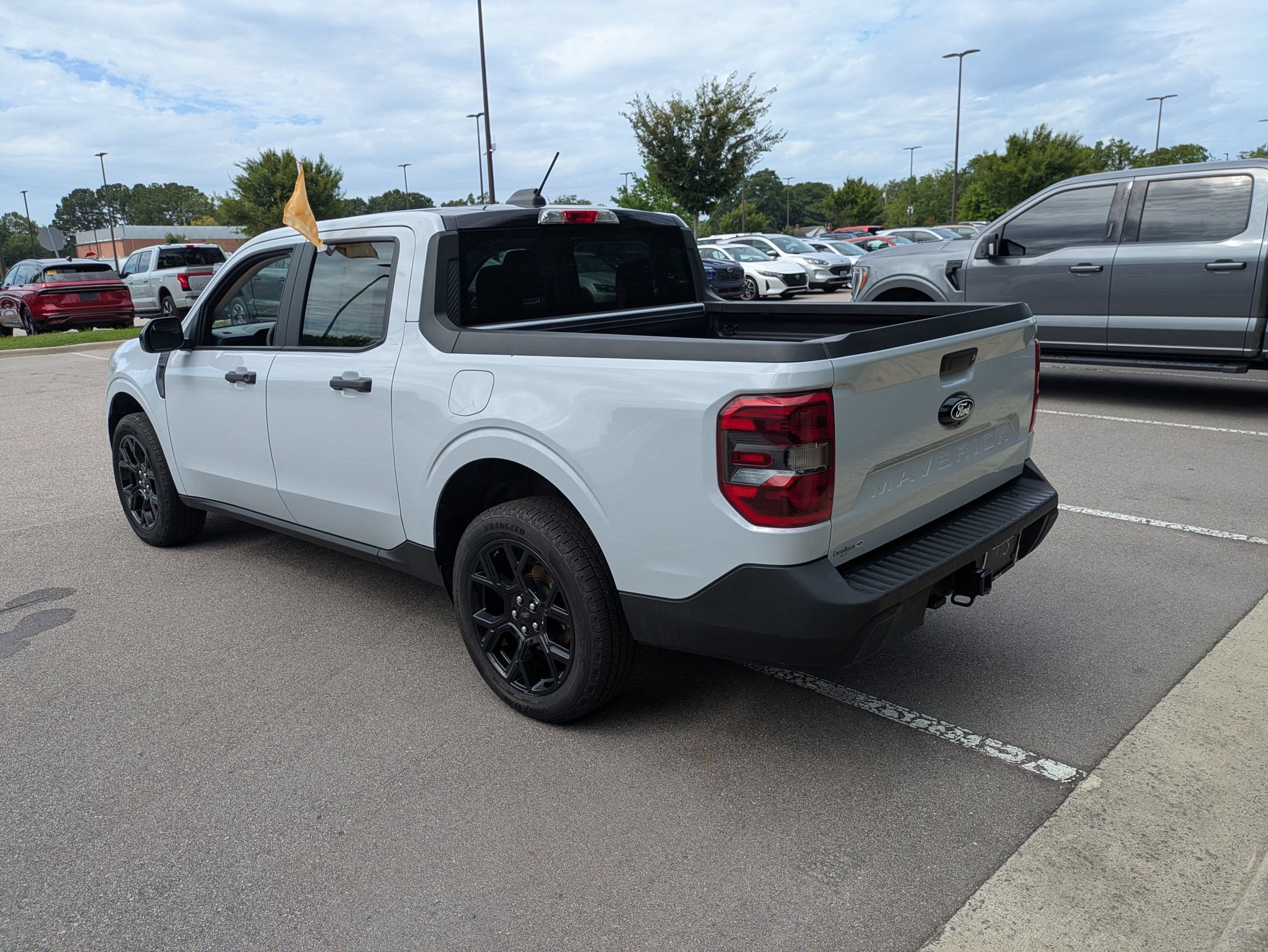 Certified 2025 Ford Maverick XLT AWD/4WD image 6