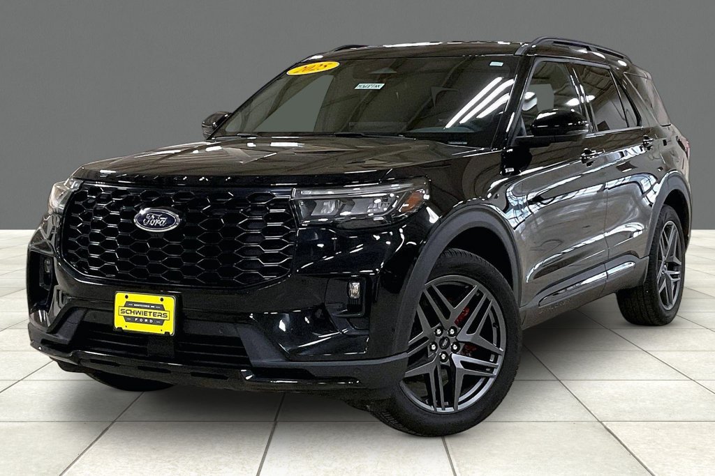 Certified 2025 Ford Explorer ST-Line w/ ST-Line Street Pack AWD/4WD image 2