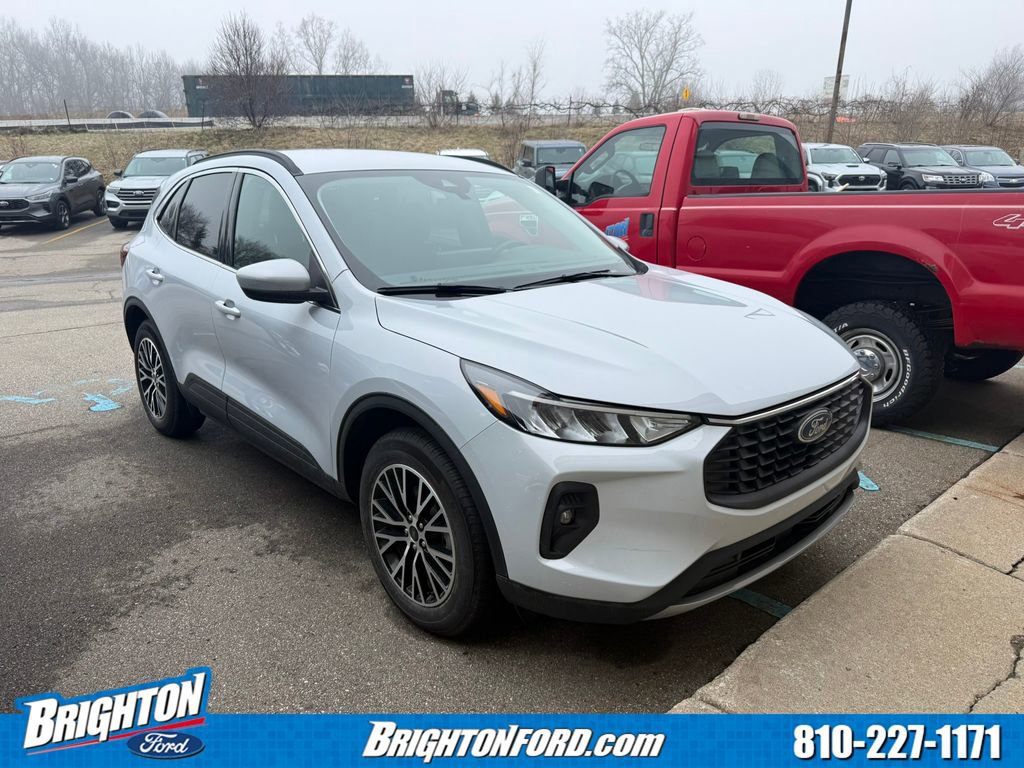 Certified 2025 Ford Escape SE