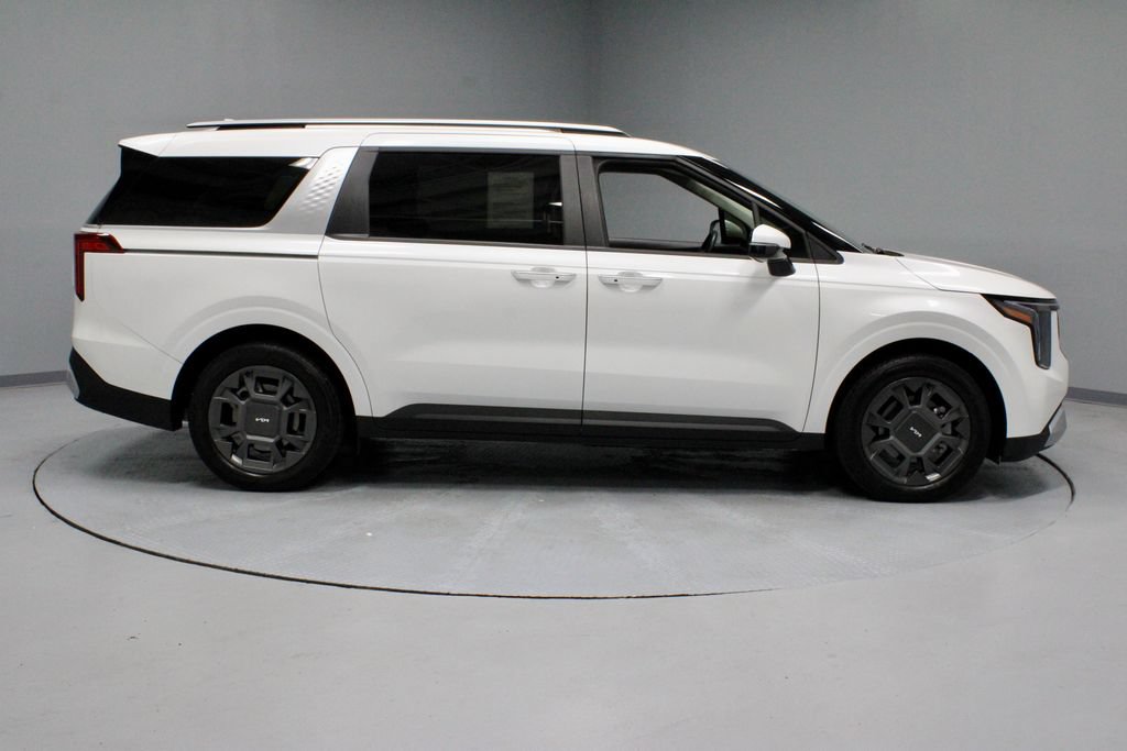 Used 2026 Kia Carnival EX FWD image 7