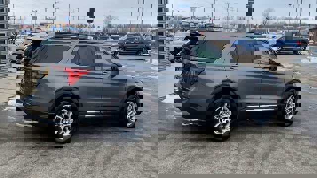 Certified 2025 Ford Explorer Active image 2