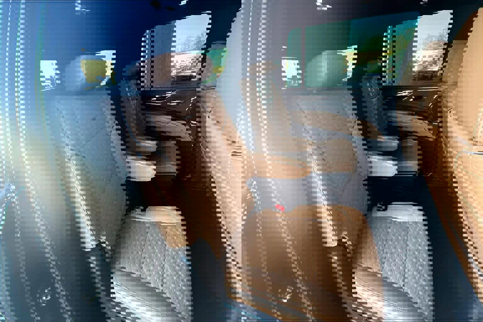 Used 2023 Cadillac Escalade ESV Premium Luxury image 20