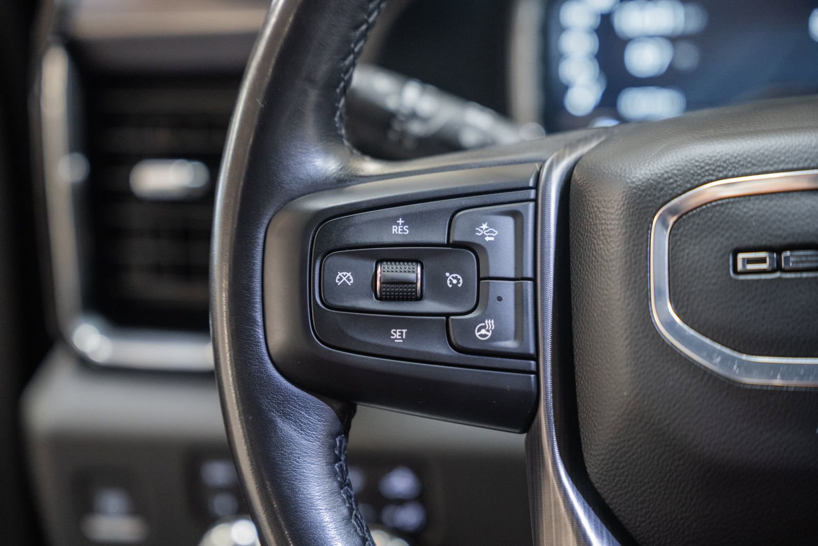 Used 2024 GMC Sierra 2500 Denali Ultimate image 35