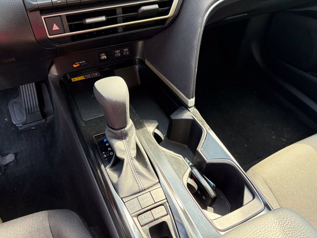 Used 2025 Toyota Camry LE FWD image 21
