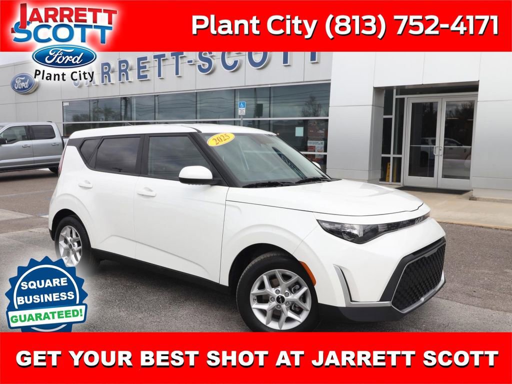 Used 2025 Kia Soul LX w/ LX Technology Package image 7
